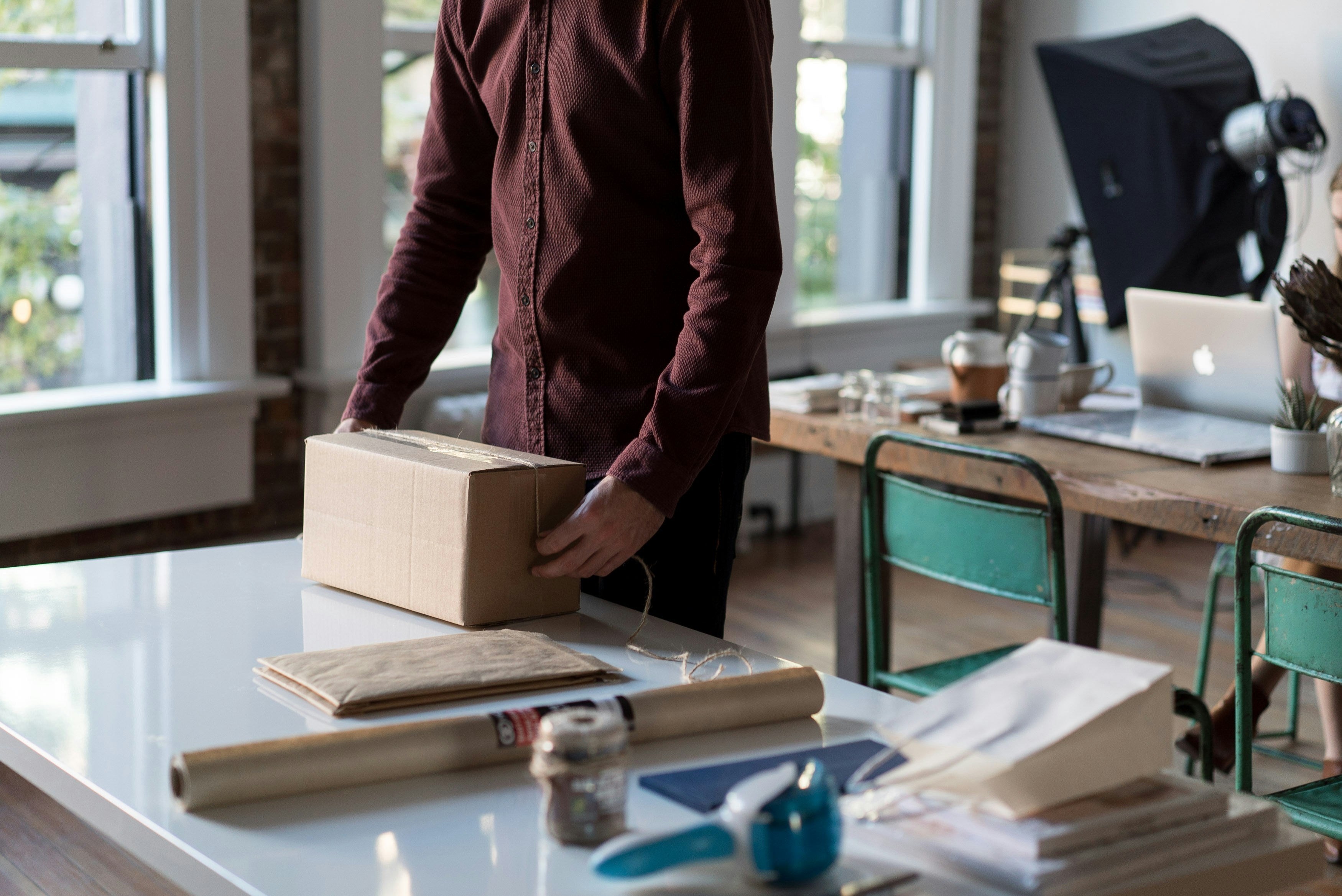 Packing an ecommerce order supporting a different Shopify setup for brick-and-mortar brands