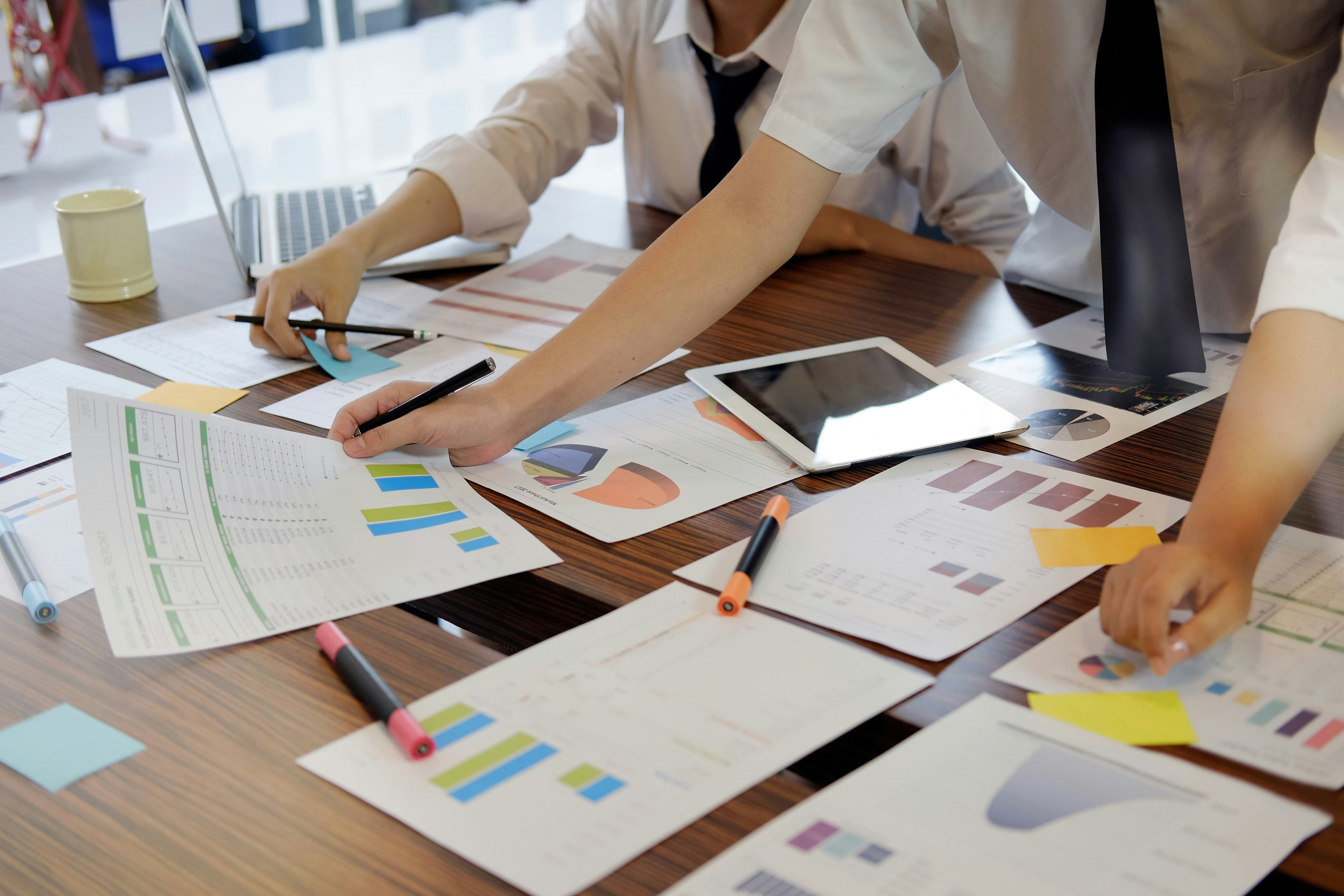 Investment review with financial charts supporting how experienced Shopify owners make decisions